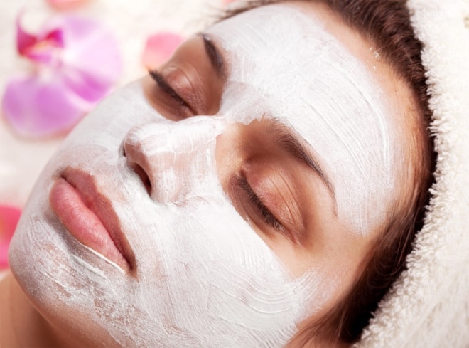 Prendre soin de la peau délicate des femmes est une question d'actualité à tout moment. Les masques nettoyants à base de diatomite Diateor sont adaptés